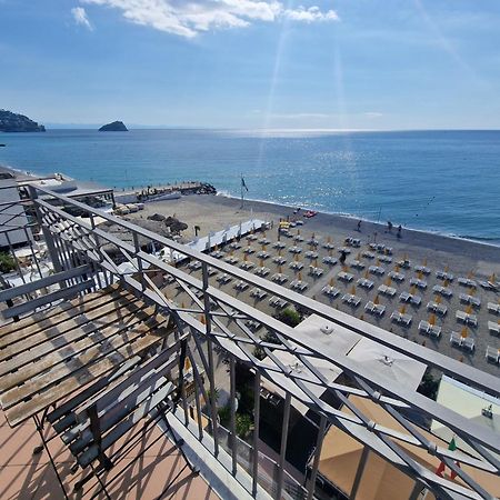 Hotel Miramare Spotorno Εξωτερικό φωτογραφία