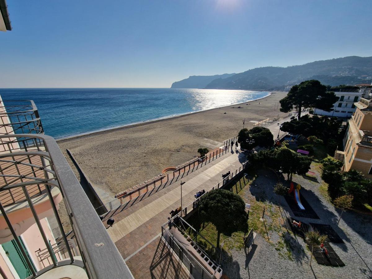 Hotel Miramare Spotorno Εξωτερικό φωτογραφία