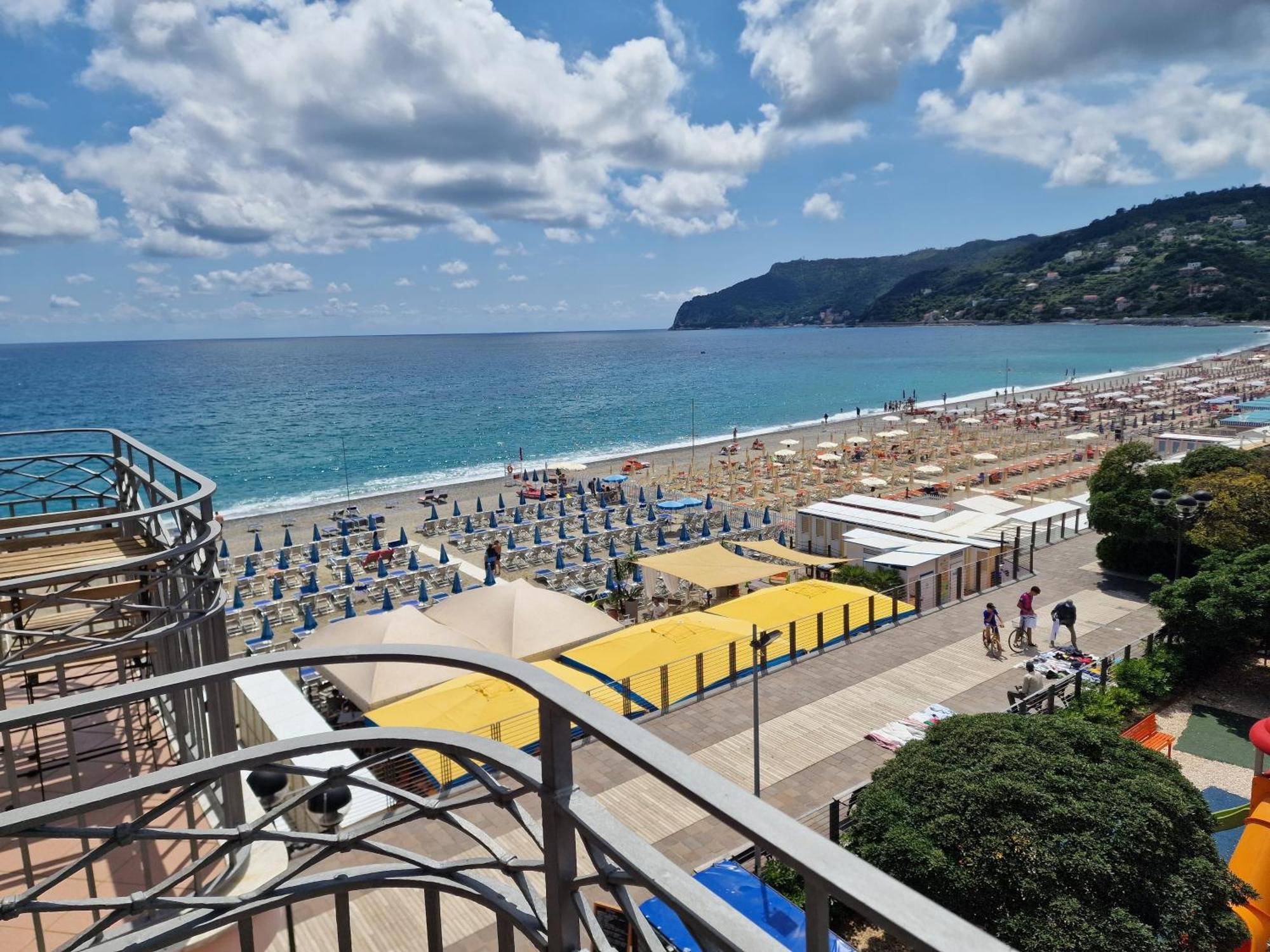 Hotel Miramare Spotorno Εξωτερικό φωτογραφία