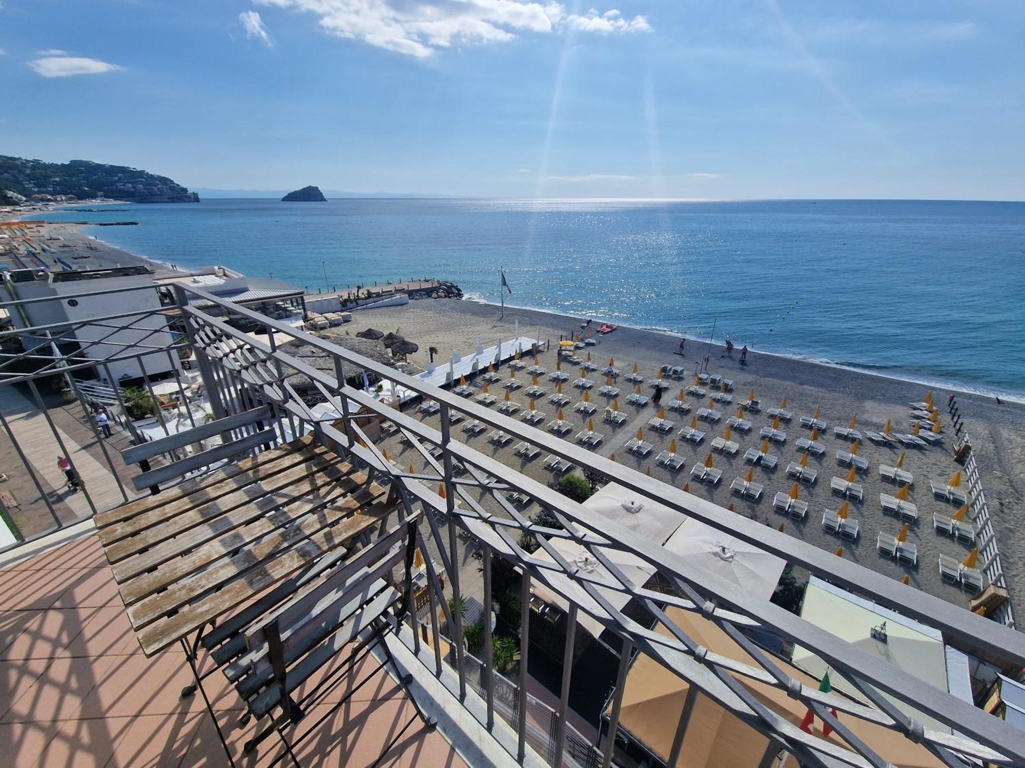 Hotel Miramare Spotorno Εξωτερικό φωτογραφία