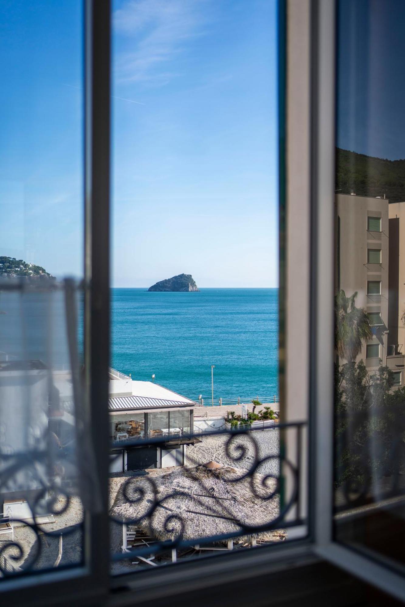 Hotel Miramare Spotorno Εξωτερικό φωτογραφία